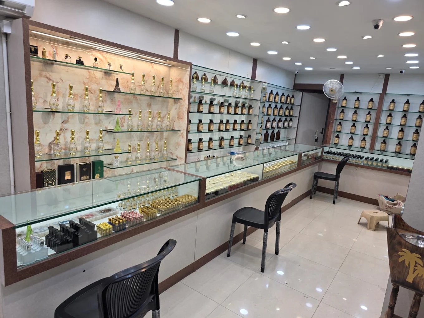 Showroom & Crystal Displays